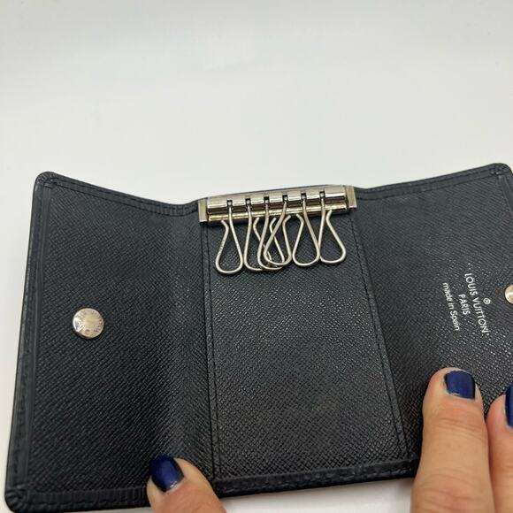 GUC Louis Vuitton Black Epi Key Case - Picture 5 of 6